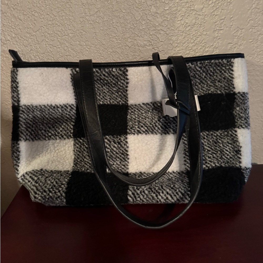 Brand new Black and White Checkered Jen and Co Sherpa Tote Bag